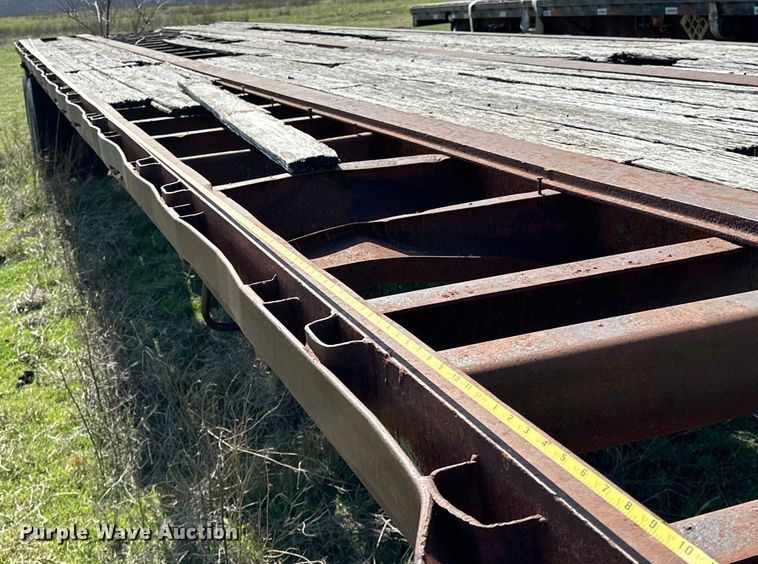 image for item OM9985 1968 Hobbs FBHCD-EP-40 flatbed trailer