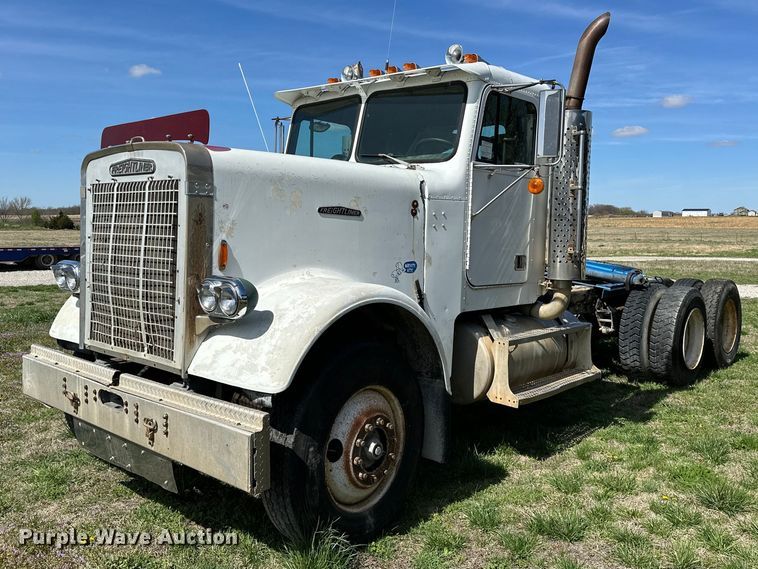 image for item OM9993 1981 Freightliner  FLC semi truck