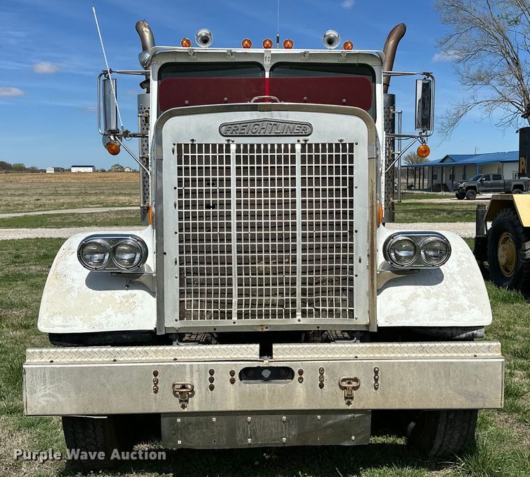 image for item OM9993 1981 Freightliner  FLC semi truck