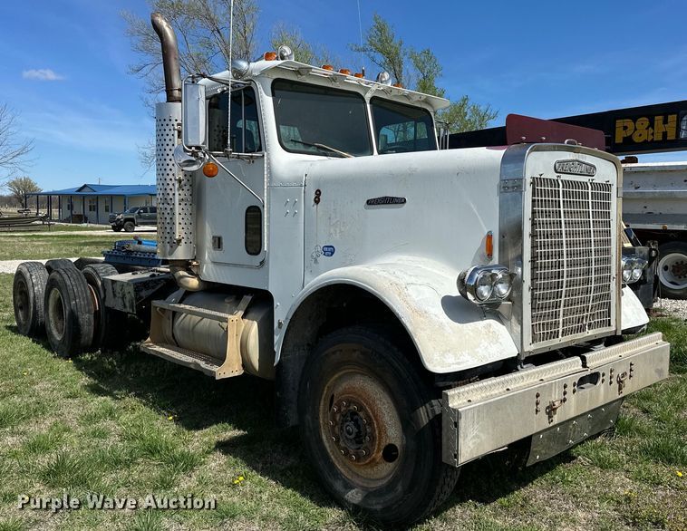 image for item OM9993 1981 Freightliner  FLC semi truck