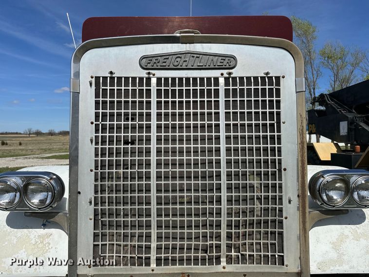 image for item OM9993 1981 Freightliner  FLC semi truck