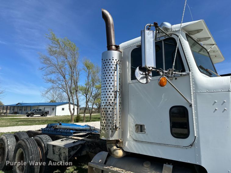 image for item OM9993 1981 Freightliner  FLC semi truck