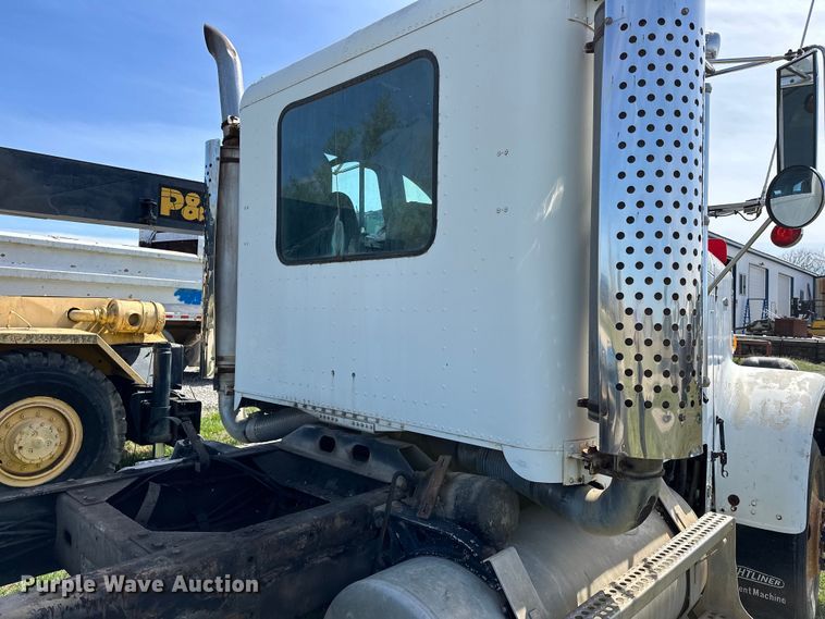 image for item OM9993 1981 Freightliner  FLC semi truck