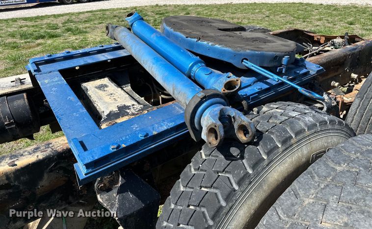 image for item OM9993 1981 Freightliner  FLC semi truck