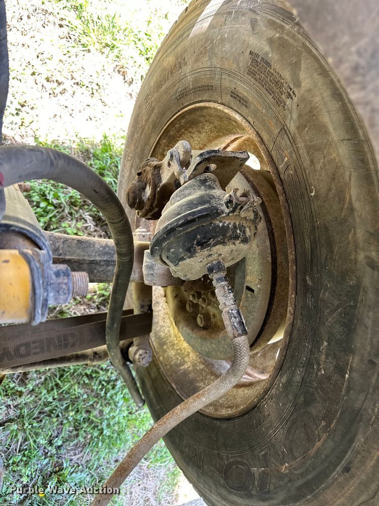 image for item OM9993 1981 Freightliner  FLC semi truck