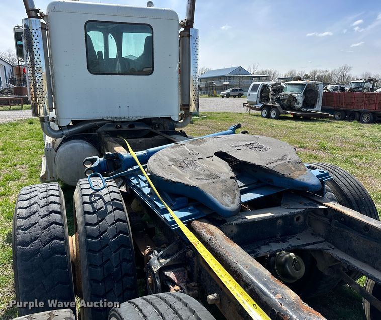 image for item OM9993 1981 Freightliner  FLC semi truck