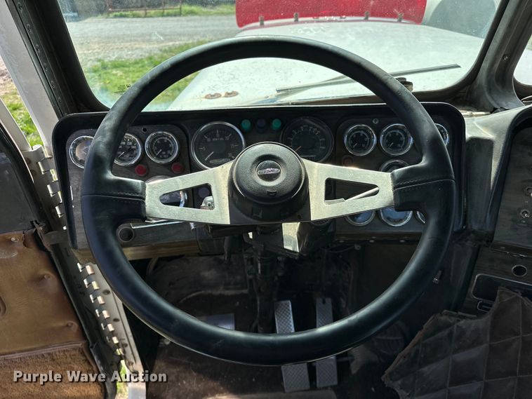 image for item OM9993 1981 Freightliner  FLC semi truck