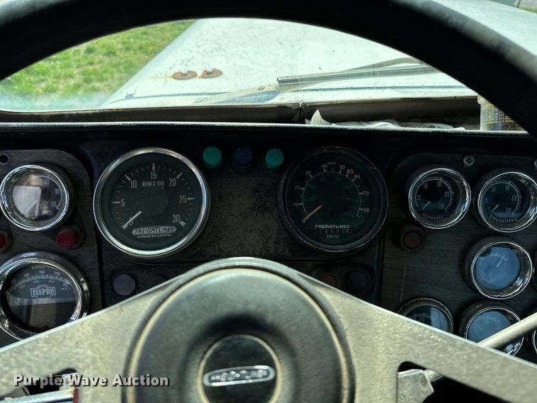 image for item OM9993 1981 Freightliner  FLC semi truck