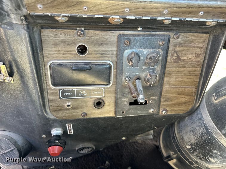 image for item OM9993 1981 Freightliner  FLC semi truck