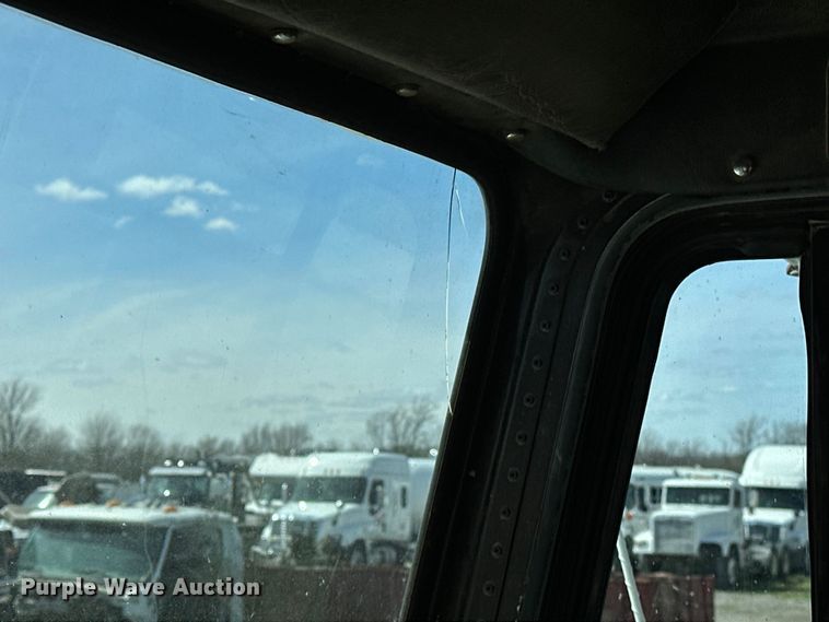 image for item OM9993 1981 Freightliner  FLC semi truck