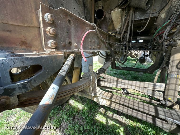 image for item OM9993 1981 Freightliner  FLC semi truck