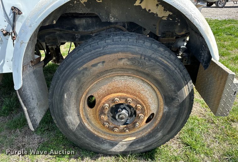 image for item OM9993 1981 Freightliner  FLC semi truck