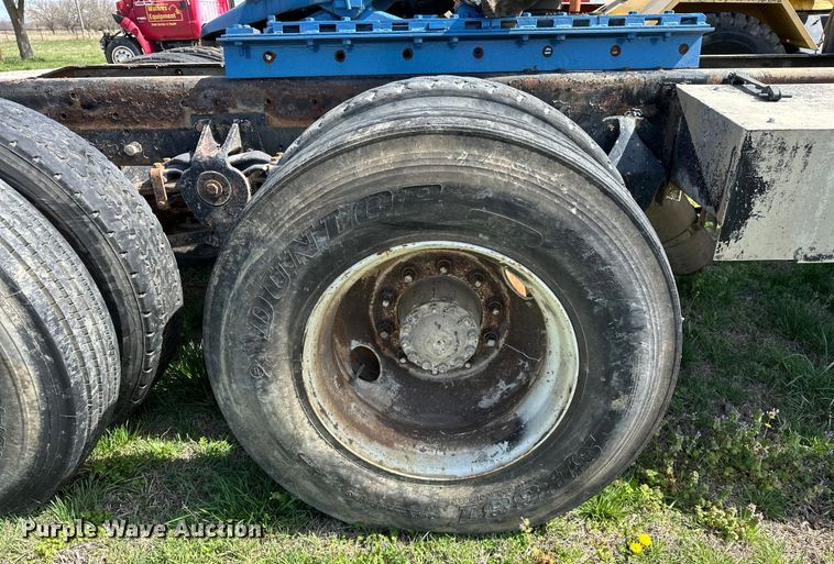 image for item OM9993 1981 Freightliner  FLC semi truck