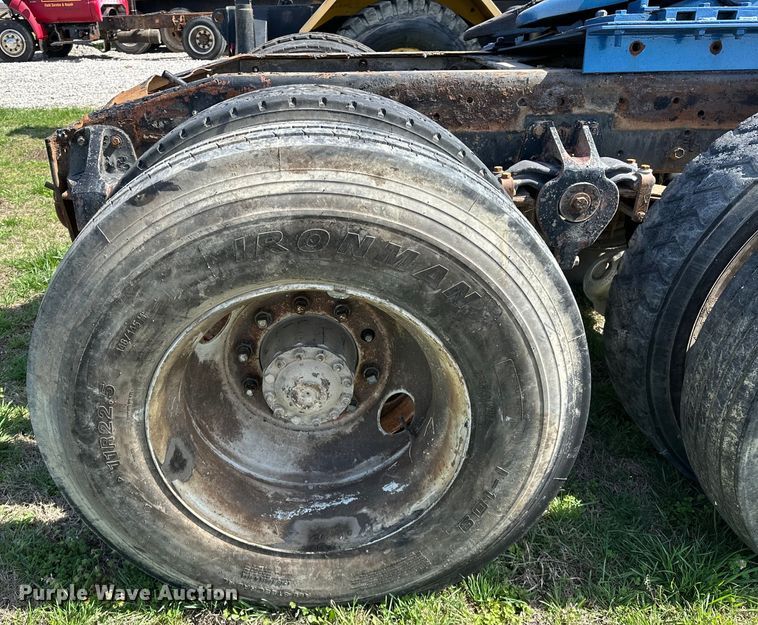 image for item OM9993 1981 Freightliner  FLC semi truck