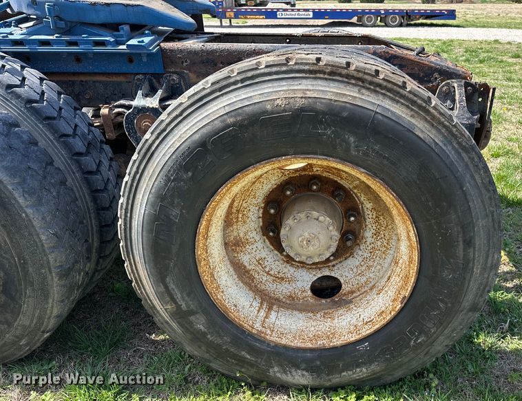 image for item OM9993 1981 Freightliner  FLC semi truck