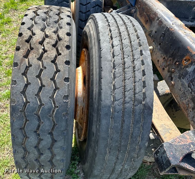 image for item OM9993 1981 Freightliner  FLC semi truck