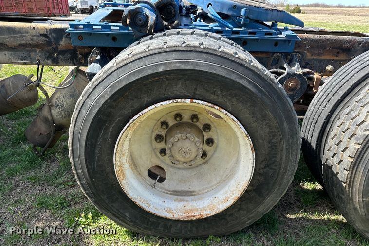 image for item OM9993 1981 Freightliner  FLC semi truck