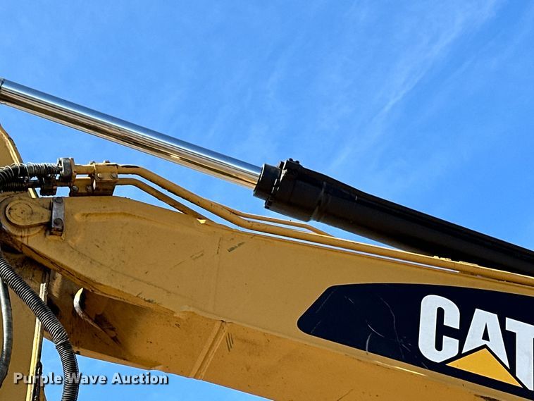 image for item DG0494 2012 Caterpillar 320E excavator