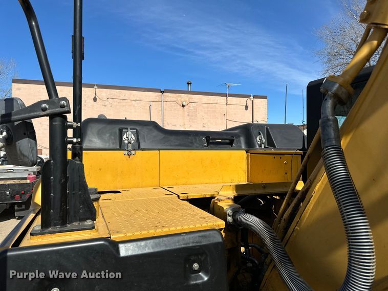 image for item DG0494 2012 Caterpillar 320E excavator