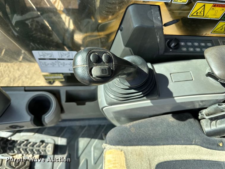 image for item DG0494 2012 Caterpillar 320E excavator