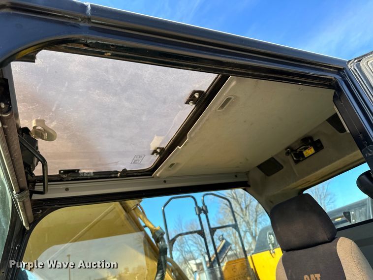 image for item DG0494 2012 Caterpillar 320E excavator