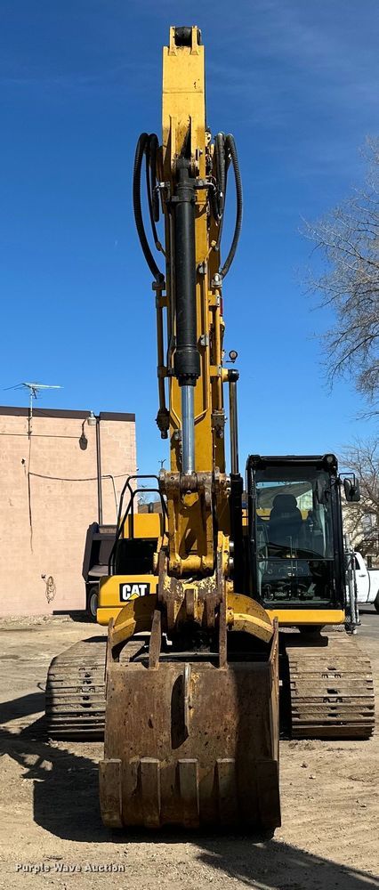 image for item DG0495 2019 Caterpillar 320 excavator