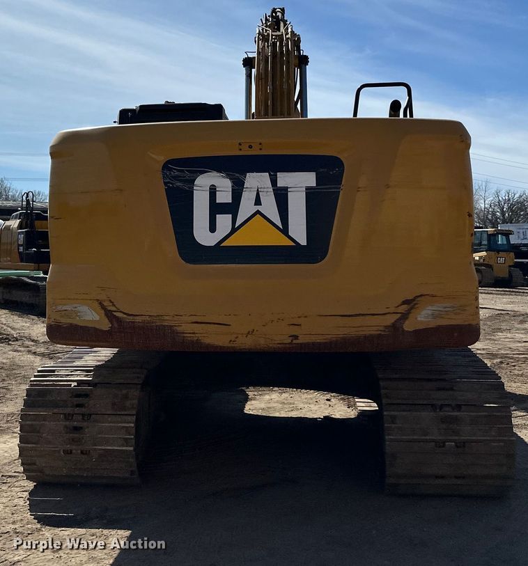 image for item DG0495 2019 Caterpillar 320 excavator