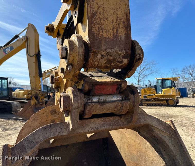 image for item DG0495 2019 Caterpillar 320 excavator