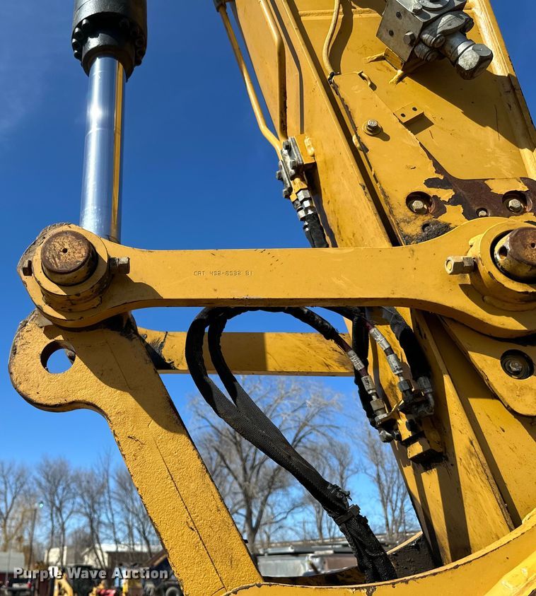 image for item DG0495 2019 Caterpillar 320 excavator