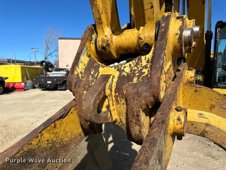 image for item DG0495 2019 Caterpillar 320 excavator