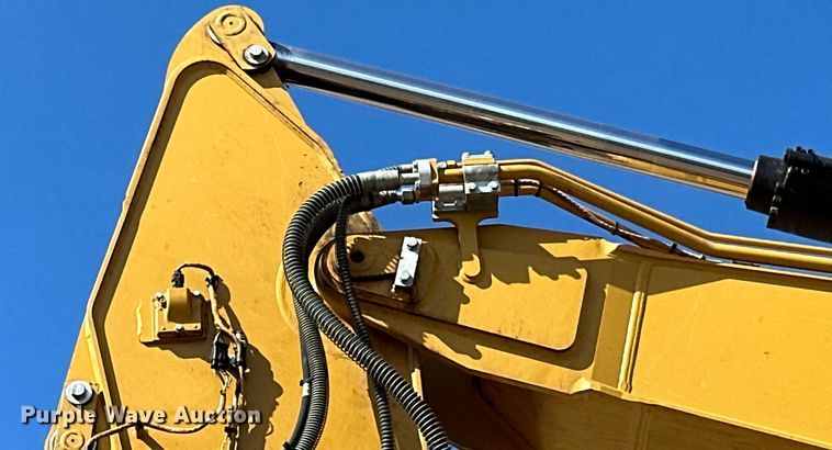 image for item DG0495 2019 Caterpillar 320 excavator