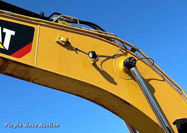 image for item DG0495 2019 Caterpillar 320 excavator
