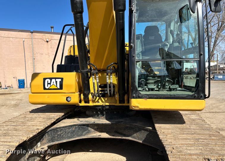 image for item DG0495 2019 Caterpillar 320 excavator