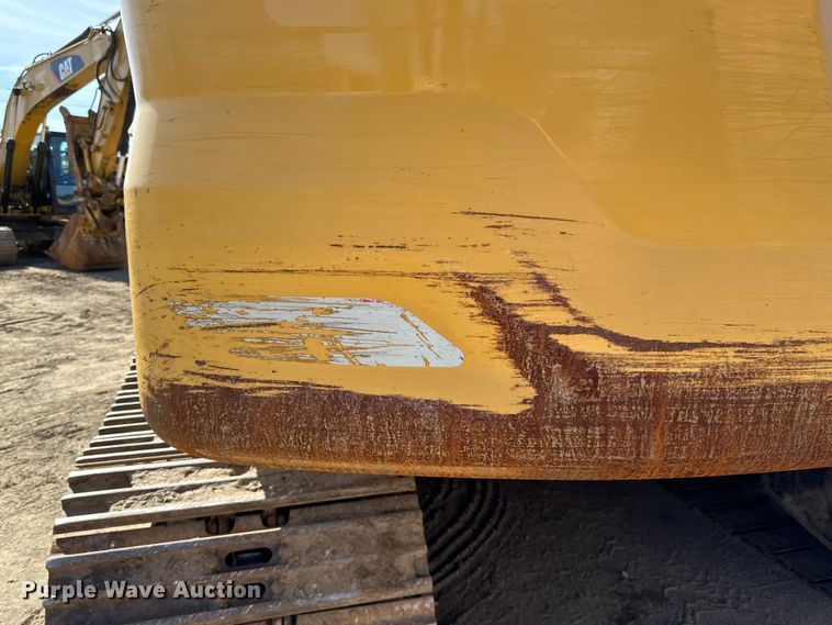 image for item DG0495 2019 Caterpillar 320 excavator