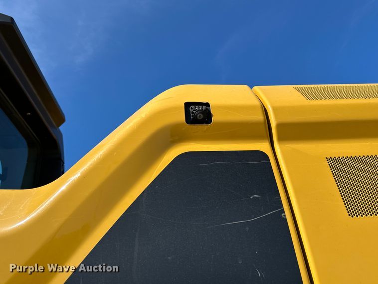 image for item DG0495 2019 Caterpillar 320 excavator