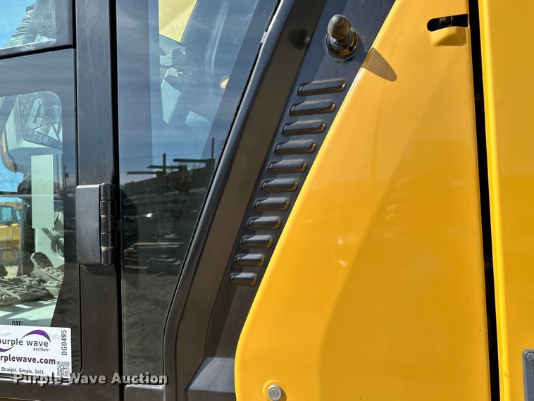 image for item DG0495 2019 Caterpillar 320 excavator