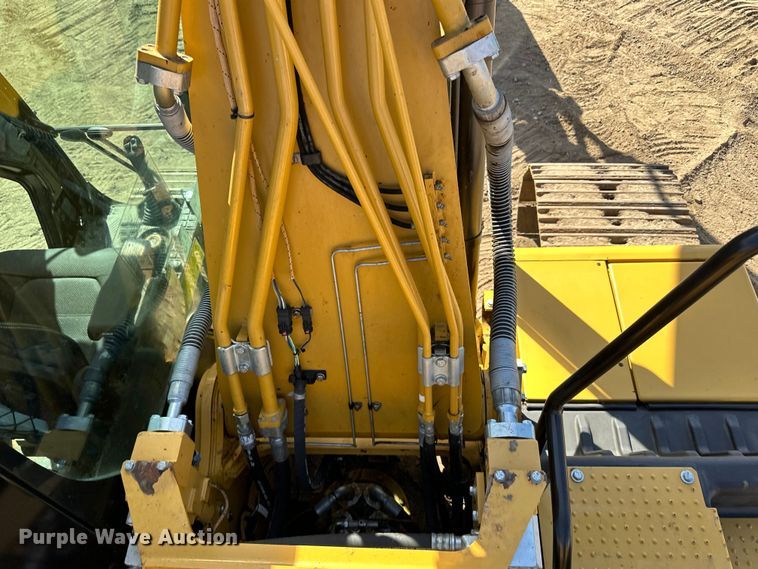 image for item DG0495 2019 Caterpillar 320 excavator