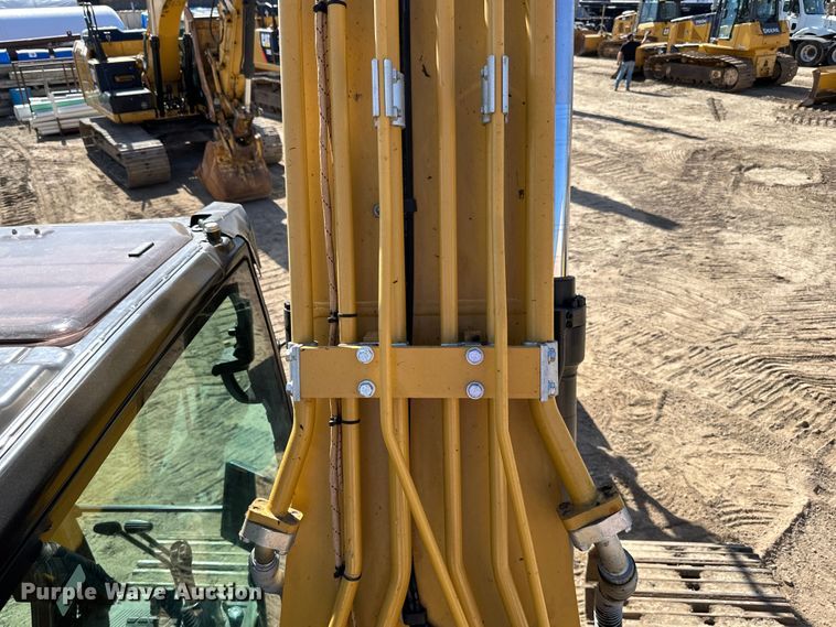 image for item DG0495 2019 Caterpillar 320 excavator