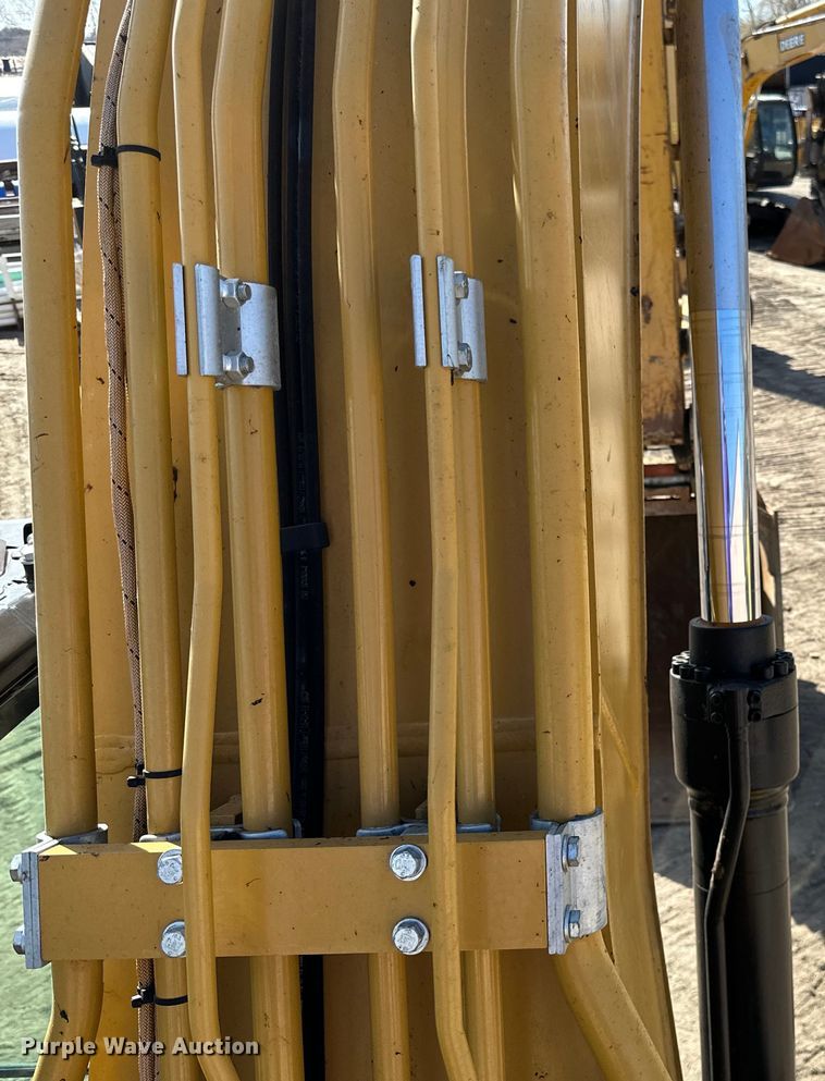 image for item DG0495 2019 Caterpillar 320 excavator