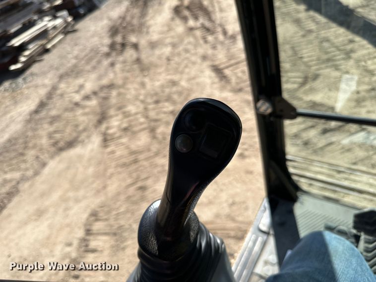 image for item DG0495 2019 Caterpillar 320 excavator