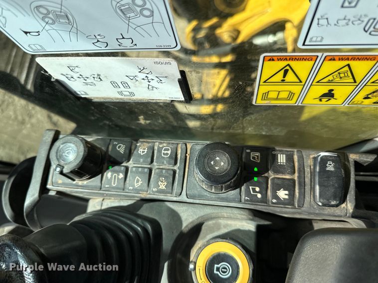 image for item DG0495 2019 Caterpillar 320 excavator