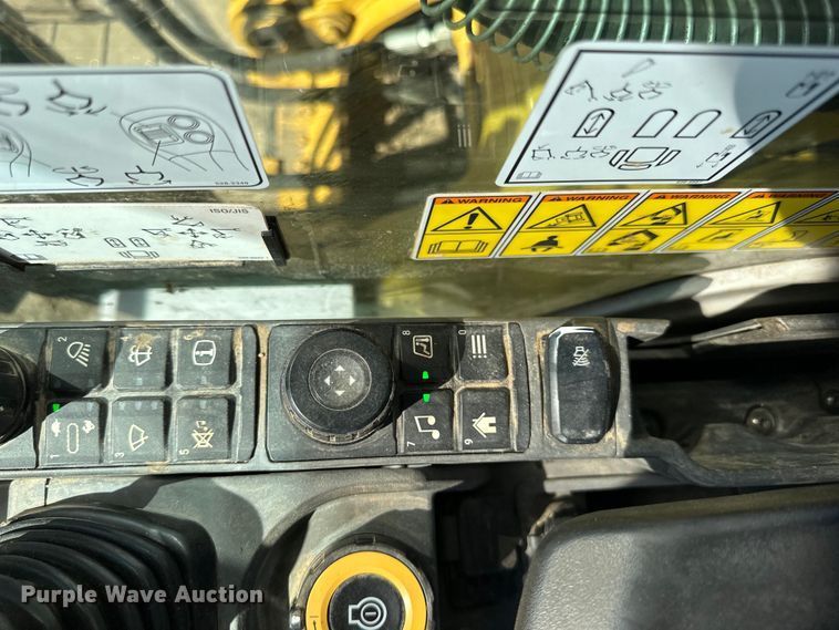 image for item DG0495 2019 Caterpillar 320 excavator