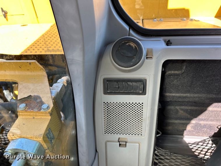 image for item DG0495 2019 Caterpillar 320 excavator