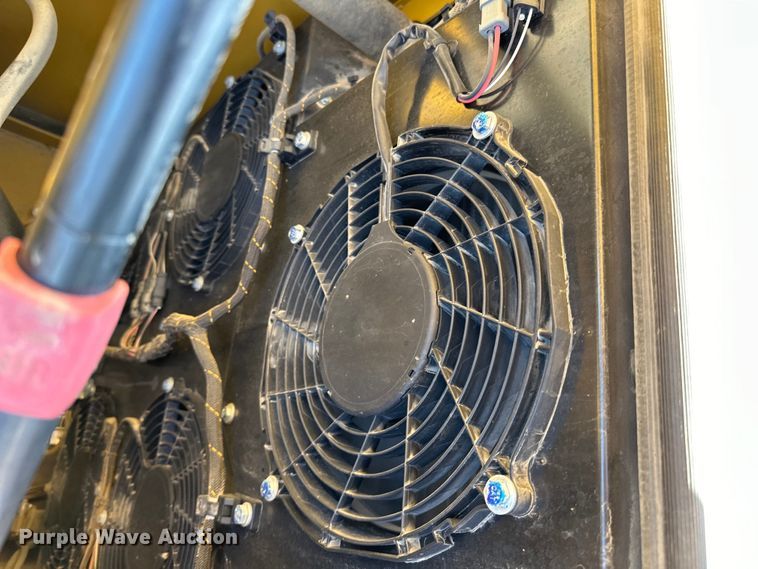 image for item DG0495 2019 Caterpillar 320 excavator