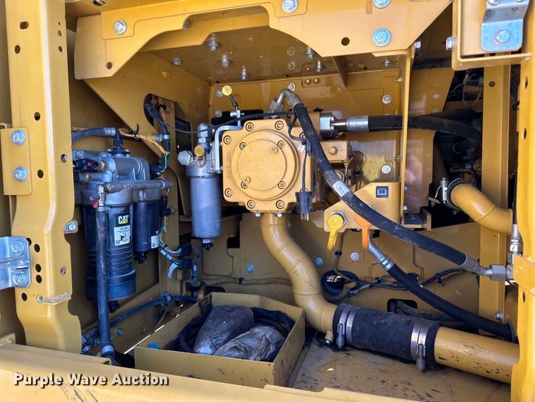 image for item DG0495 2019 Caterpillar 320 excavator