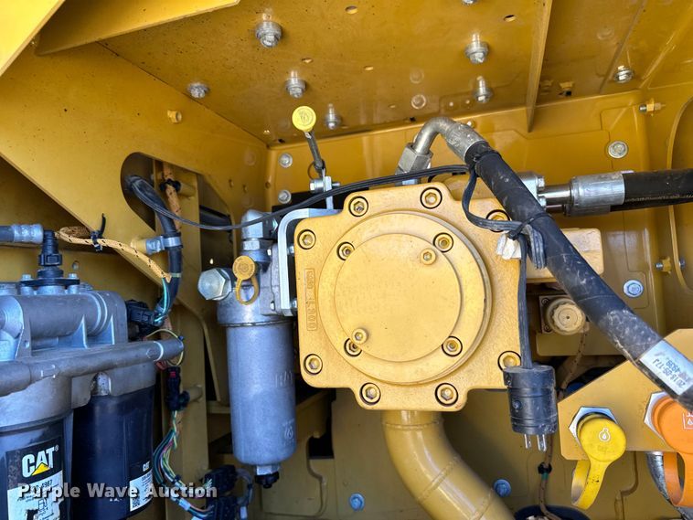 image for item DG0495 2019 Caterpillar 320 excavator