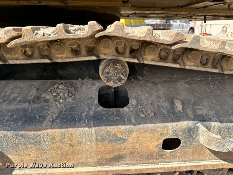 image for item DG0495 2019 Caterpillar 320 excavator