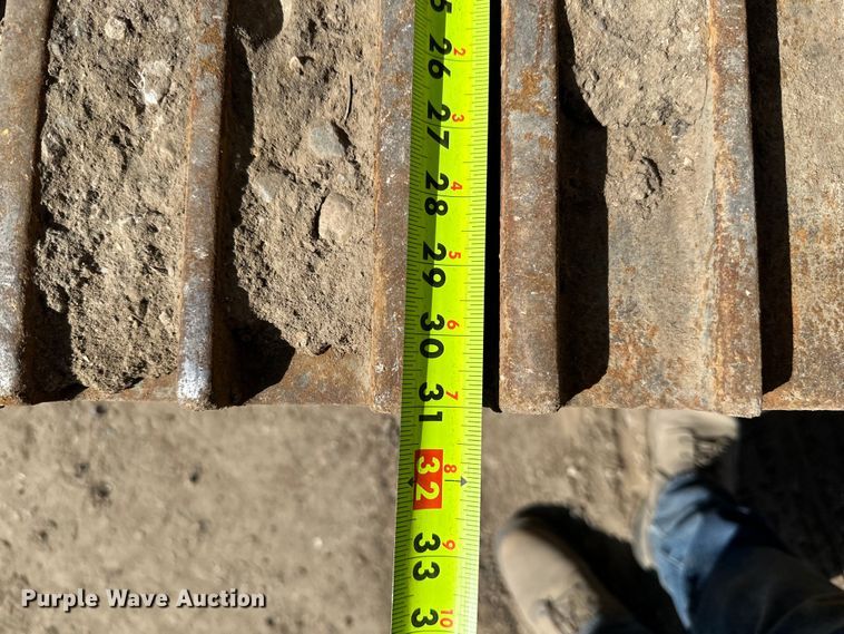 image for item DG0495 2019 Caterpillar 320 excavator