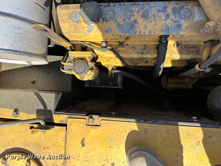 image for item DG0497 2001 John Deere 200CLC excavator