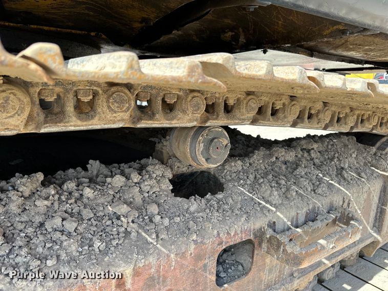 image for item DG0497 2001 John Deere 200CLC excavator